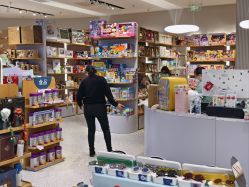 -国际蓝孩(万象城店)