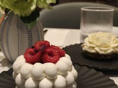 云朵覆盆子-潮一不贰·法式甜品·生日蛋糕·西式简餐(外滩店)