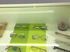 -提一眼镜·蔡司·依视路(小寨店)