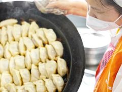 -黄阿姨锅贴大王(万航渡路店)