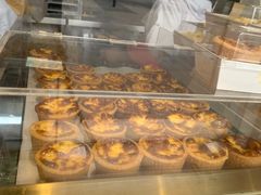 面包甜点陈列柜-鲍师傅糕点(海岸城店)