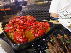 -何师烧烤·香辣蟹·川菜·30年老品牌(太古里旗舰店)