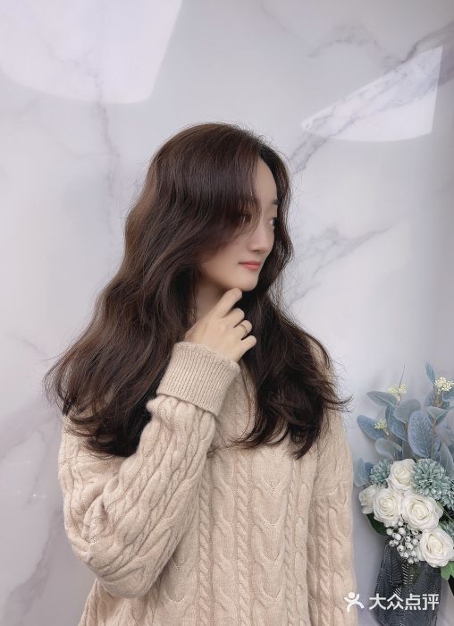 颜泽美发沙龙图片
