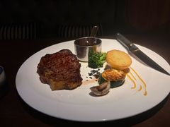 -卡普里披萨·牛扒·下午茶