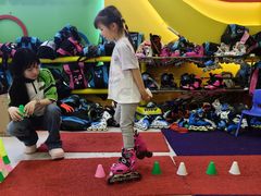 -阿布溜溜·轮滑(21世纪太阳城店)