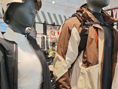 -UNDER ARMOUR(八达岭奥莱店)