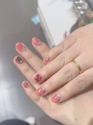 -进巍美甲美睫