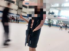-正佳冰河湾真冰滑冰场