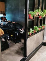 -时尚殿堂明星门店