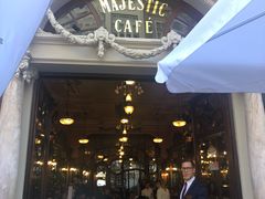 -Majestic Café