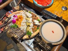-老牌坊云南鱼豆花火锅(嵩山店)