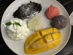 -莓园冰淇淋店