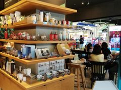 零售区-星巴克(杭州西湖银泰1F店)