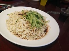 -霄汉牛三鲜湖北砂锅菜(万松园2店)