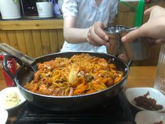 -亲昵春川鸡排(韩国美食街店)