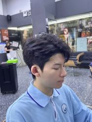 -藤野造型专业烫染接发