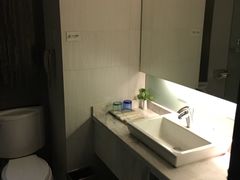 -昆明朗威酒店(昆明站火车站双桥夜市风情街店)