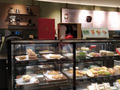 面包甜点陈列柜-星巴克臻选(上海中环广场2F店)