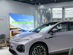 -小鹏汽车(上海静安大融城店)