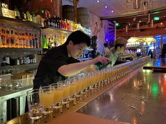 超帅的两个调酒师-MR.ROCKY洛奇先生RESTAURANT&BAR(宝安壹方城店)