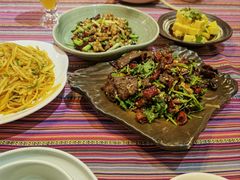 -香巴拉云南餐厅(华莱坞店)