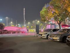 -奥特莱斯停车场