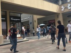 -Hugo Boss(百联奥特莱斯店)