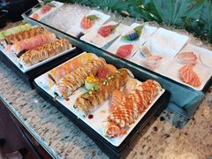 -怡豪大饭店·银顶旋转餐厅