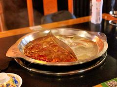 三鲜筒骨鸳鸯锅-袍哥码头老火锅(横岗分店)