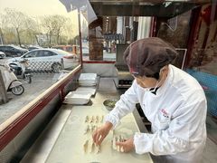 -东来菜馆•手抓海鲜家常菜•海鲜锅贴(鸽子窝店)