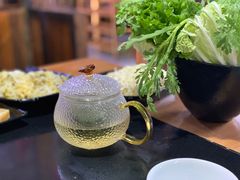 -果松木炭酸菜铜火锅·外婆参鸡汤