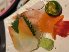 -铭牛烧肉·和牛海鲜自助(高新月牙湖店)