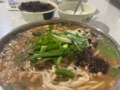 -正宗杨记普洱酸醋米线(总店)