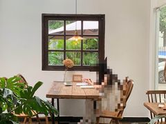 靠窗位-素咫咖啡CLIFEROSE