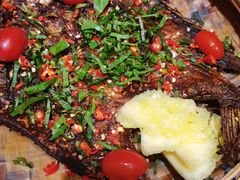 香茅草烤鱼-老滇山寨•云南特色菜•地方菜•民族风情歌舞表演(金碧店)