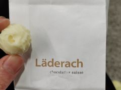 白巧松露松露形夹心巧克力-Laderach 莱德拉(上海环贸iapm店)