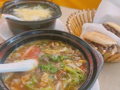 -闫家驴肉老店(华电一校店)
