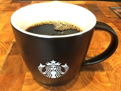 星巴克&nbsp;全黑围裙店(太古里店)-星巴克(成都太古里二店)