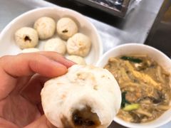 鲜肉干菜小笼包-北大学一食堂