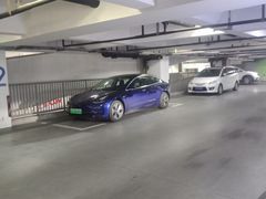-大宁国际商业广场-地下停车库
