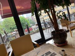 靠窗位-自由之丘
