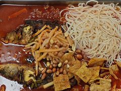 螺蛳粉烤鱼-在巷子里的烤肉店·螺蛳粉烤鱼·牛蛙(和美城店)