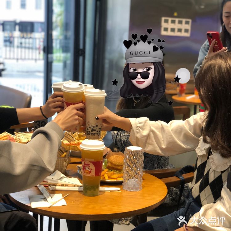 HEA玩！三五知己吹水潮玩茶饮店~