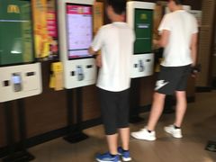 -麦当劳(展览路店)