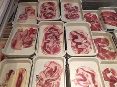 上等五花肉-佰烧海鲜烤肉火锅自助(世茂国际广场店)
