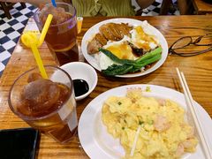 黑椒汁猪扒煎双蛋饭-澳门陈光记烧味饭店(南京德基广场店)