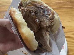 烧饼夹肉-京东一绝西海子西园烧饼夹肉