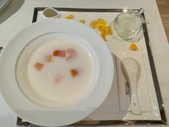 -燕庭·纯燕窝·甜品下午茶(南京西路店)