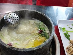 -南渝食府.墨脱石锅松茸鸡