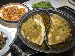 -阿瓦山寨·湘菜现炒·剁椒鱼头王(咸阳总店)